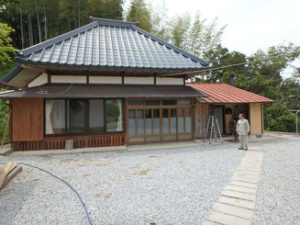 館山市郊外の山林付き古民家を購入
