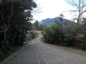 千葉県南房総市井野の古民家　南房総の田舎暮らし物件　南総ユニオン株式会社　接道の状況です