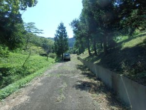 千葉県鴨川市の売地　鴨川市の広い土地　南総ユニオン株式会社　敷地の進入アプローチ