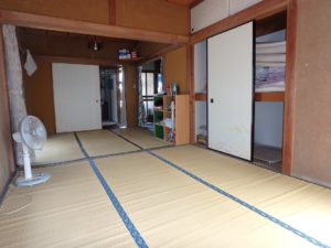 千葉県鴨川市江見吉浦の不動産　中古住宅　海そばの物件　ここは皆でゴロ寝ですね