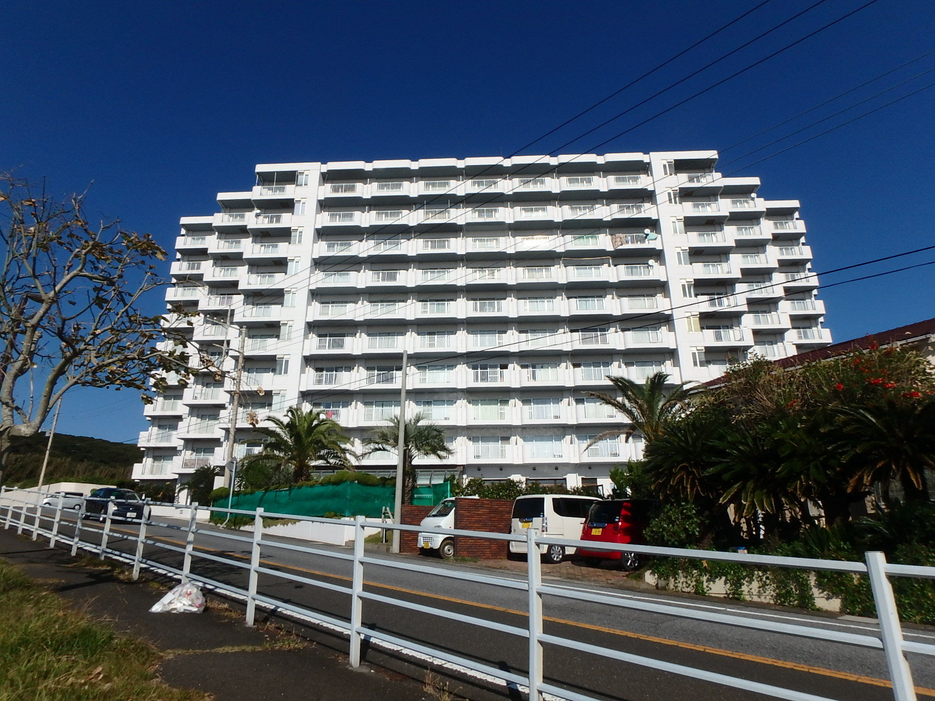 千葉県南房総市白浜のマンション、海一望物件ご商談中