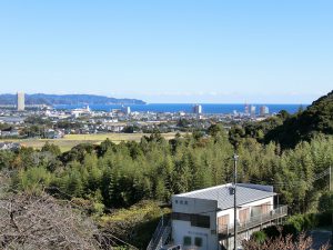 千葉県鴨川市来秀の不動産、別荘、海が見える高台、海・山・街並みを一望