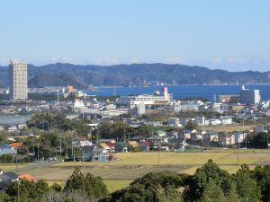 千葉県鴨川市来秀の不動産、別荘、海が見える高台、ズームインしてみます