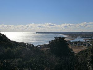 千葉県いすみ市岬町和泉の不動産、ドッグラン併設キャンプ場、広大な土地、別荘用途、灯台に行くとこの景色です