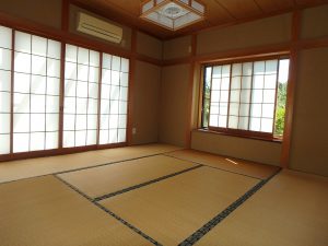 千葉県富津市東大和田の不動産、別荘、中古戸建て、里山物件、こちらは南西側の和室です