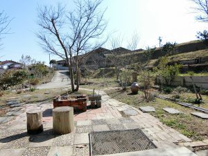 千葉県南房総市安馬谷の不動産、広い敷地、戸建て、田舎暮らし、移住、広い庭は外遊びの宝庫です