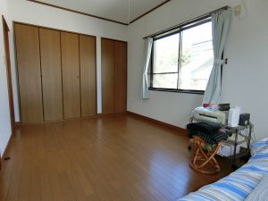 千葉県館山市正木の不動産、中古戸建て、移住、神河鉱泉横の分譲地、隣室とオープンになります