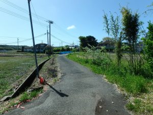 千葉県館山市犬石の不動産、土地、別荘用地、移住用途、こちらは接道南方面です