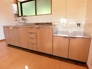 千葉県館山市南条の不動産、中古戸建て、平家住宅、移住物件、キッチンはこんな感じ