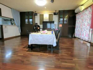 千葉県富津市小久保の不動産、戸建て、貸別荘、海の近く、落ち着きあるシックな内装