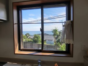 千葉県鴨川市貝渚の不動産、平家戸建て、海が見える、オーシャンビュー、キッチン窓から海が見える