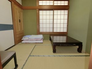千葉県富津市小久保の不動産、戸建て、貸別荘、海の近く、中央の和室は４帖半