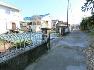 千葉県館山市笠名の不動産、中古戸建て、海望む、別荘、移住、直接通行するのはこの道路