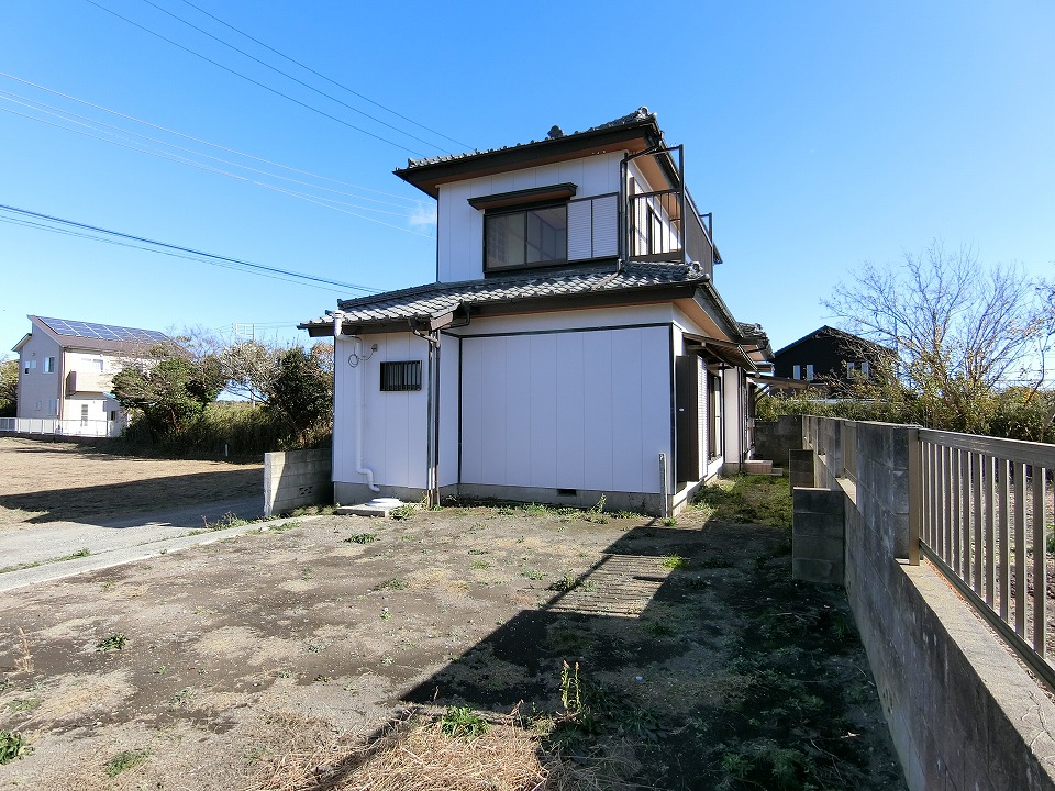 千葉県南房総市千倉町瀬戸の不動産、中古戸建て、移住物件、ＪＲ千倉駅裏の立地です