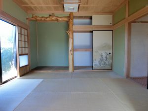 千葉県館山市二子の不動産、平家、移住、別荘、立派な床柱は目を引きます