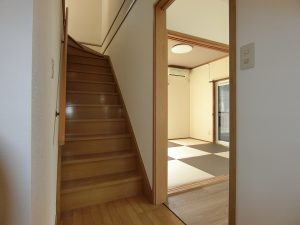 千葉県館山市竜岡の不動産、中古戸建て、移住物件、次は２階に移動です