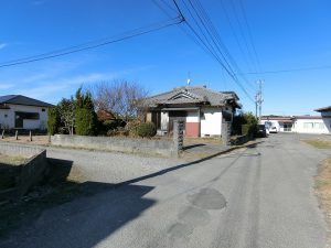 千葉県館山市二子の不動産、平家、移住、別荘、少し離れて物件の全景です