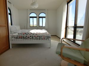 千葉県南房総市白浜町滝口の不動産、海前の別荘、海が見える家、オーシャンビュー、東側の１２帖主寝室です