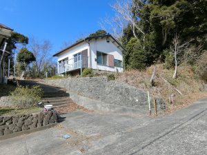 千葉県南房総市千倉町川合の不動産、峰山別荘地、中古戸建て、緑多き閑静な住環境です