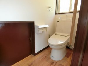 千葉県鴨川市の不動産、別荘、鴨川サンクレメンテ、海望むオーシャンビュー、トイレです　あれ？