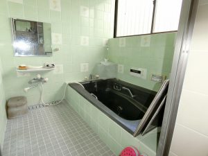 千葉県南房総市白浜町滝口の不動産、戸建て、続いて浴室です