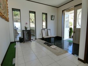千葉県鴨川市の不動産、別荘、鴨川サンクレメンテ、海望むオーシャンビュー、ホールも広々