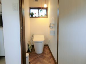 千葉県館山市船形の不動産、戸建て、貸別荘、リノベーション済み、トイレはタンクレス