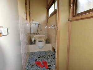 千葉県館山市宮城の不動産、中古戸建て、移住推奨物件、トイレは水洗浄化槽です