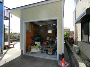 千葉県館山市船形の不動産、戸建て、貸別荘、リノベーション済み、奥にはガレージ倉庫もある