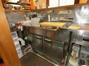 千葉県鴨川市内浦の不動産、飲食店、国道沿い、海が見える、次はカウンターの内側