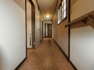 千葉県鴨川市内浦の不動産、飲食店、国道沿い、海が見える、２階には３部屋あります