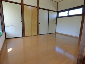 千葉県館山市坂田の不動産、戸建て、海が近い、海が見える物件、２階は振分けで２部屋