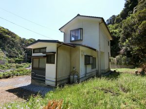 千葉県南房総市富浦町南無谷の不動産、戸建て、海望む高台別荘、移住、煩わしさもない立地ですね