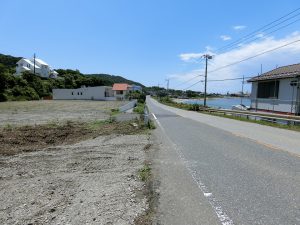 千葉県館山市坂田の海が見える土地、次は道路側から見ましょう