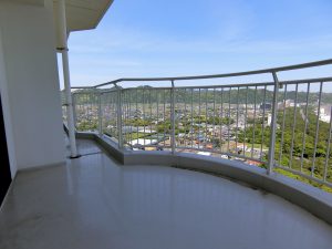 リゾートマンション鴨川グランドタワー、次はバルコニーに出ました