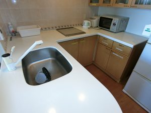 リゾートマンション鴨川グランドタワー、コンパクトキッチンです