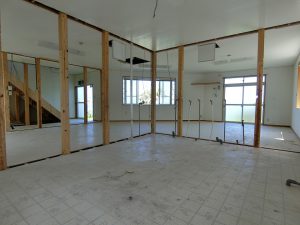 館山市坂田の海前物件、約３５帖はあります