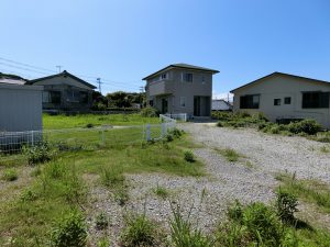 千葉県南房総市千倉町忽戸の中古戸建て、オーシャンビュー、進入路側からの全景