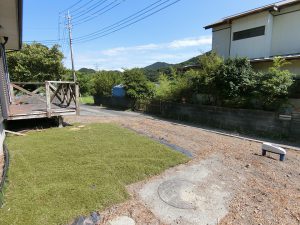 安房郡鋸南町中佐久間の中古住宅、外に出てきました