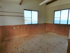 館山市坂田の海前物件、ここは２階西側の部屋です