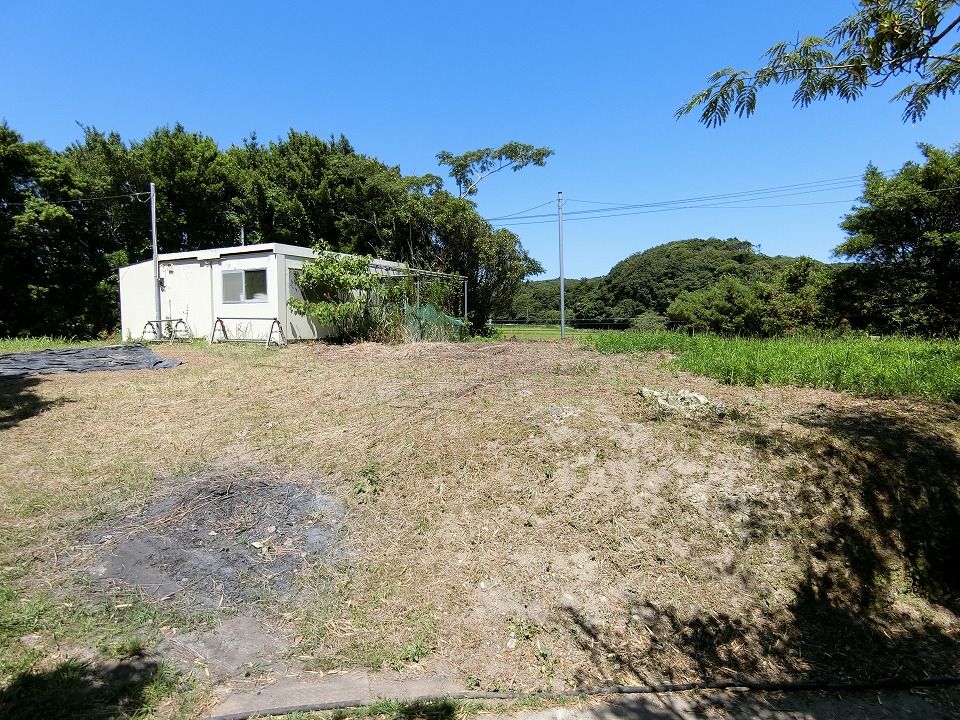 プレハブ小屋付売山林　館山市竹原（たけわら）　2466.04㎡（745.97坪）　980万円 サムネイル画像1