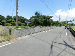館山市波左間、海岸近くの広い土地、海の保養所などに最適かも