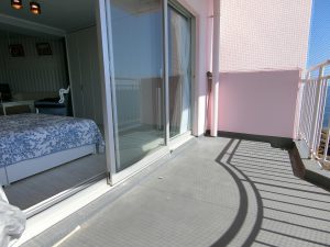 南房総市白浜町のマンション、室内に戻りましょう