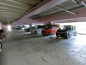 南房総市白浜町のマンション、駐車場です