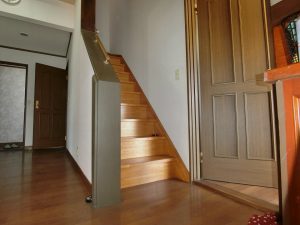 南房総市千倉町白間津の売中古住宅、次は2階へ上がります