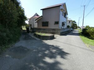 広い公道面から