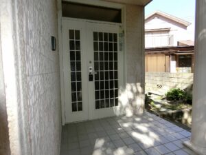 玄関のようす