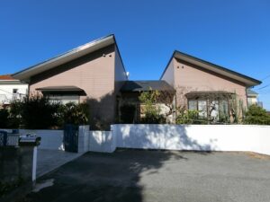 建物外観を正面から