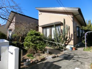 建物を南西側から見た画像