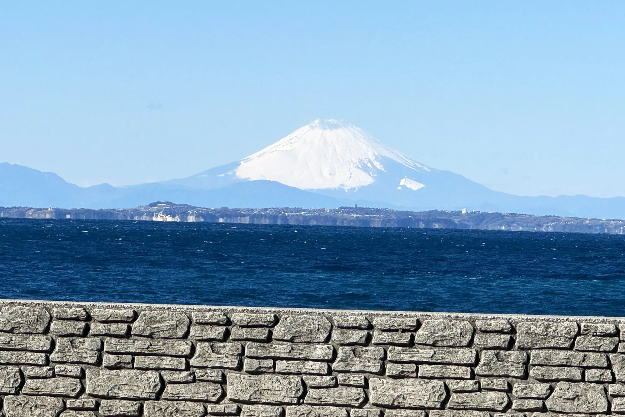 【当初見た、竜島海岸からの富士山】